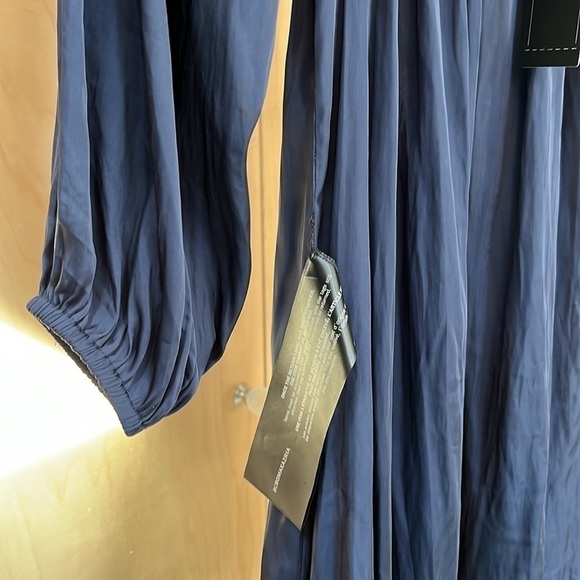 BCBG off the shoulder navy long sleeve dress size small - Picture 4 of 7